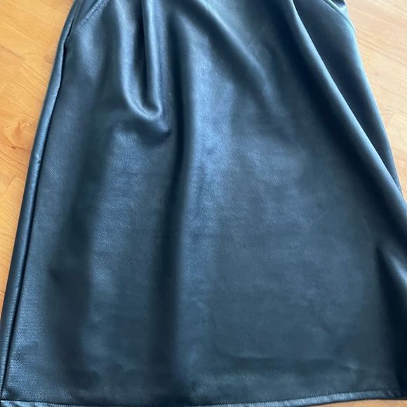 FRENCH CONNECTION faux leather v-neck dress Sz 8 - Picture 4 of 10